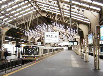 天王寺駅塗装前の写真