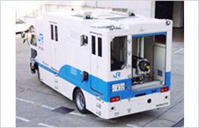 トンネル撮像車の写真