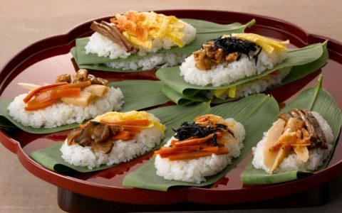 Sasazushi (Sushi wrapped in a bamboo leaf)