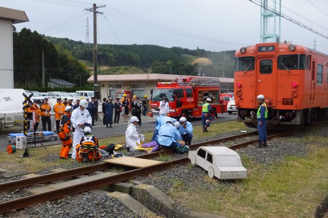 後藤総合車両所 出雲支所で踏切支障 人身事故などに対応する合同訓練を実施しました Jr西日本