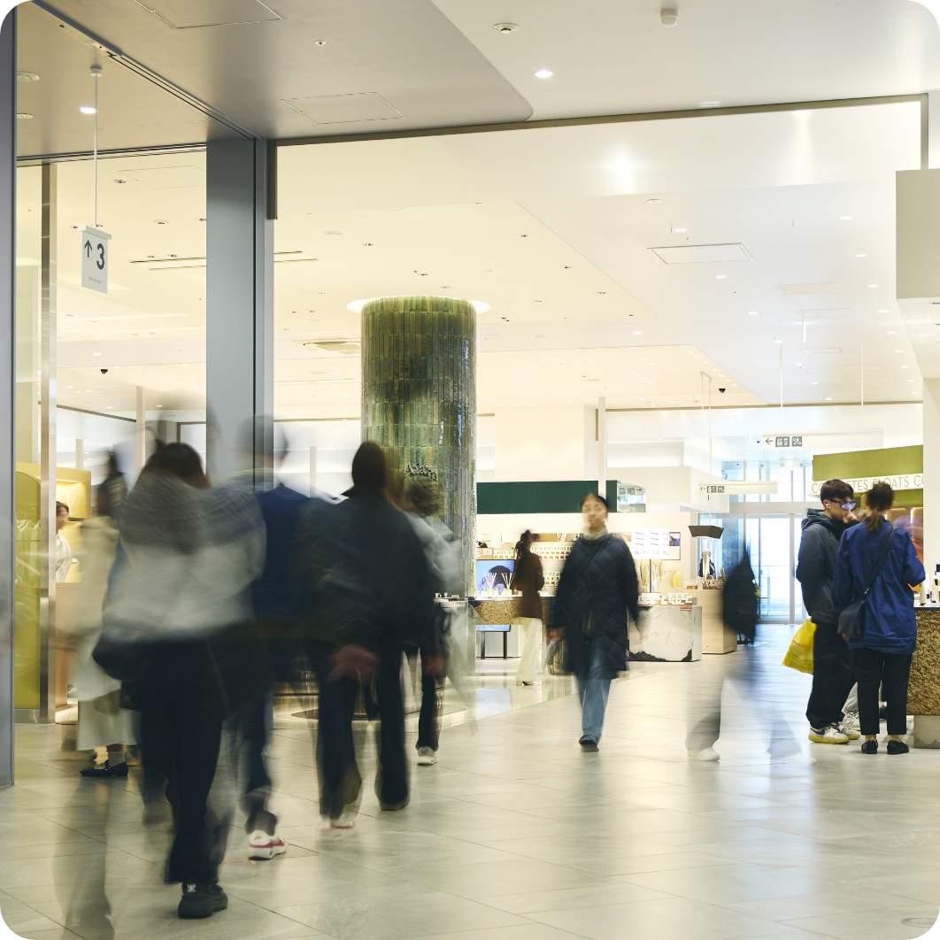 minamoa�̊ٓ��ŁA�l�X���s�������Ȃ��甃�������y����ł���l�q